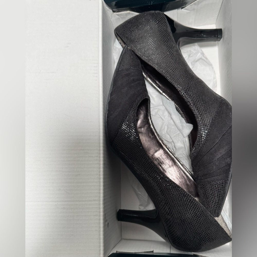 728. Karen Scott GLADDYS Textured Fabric Heels